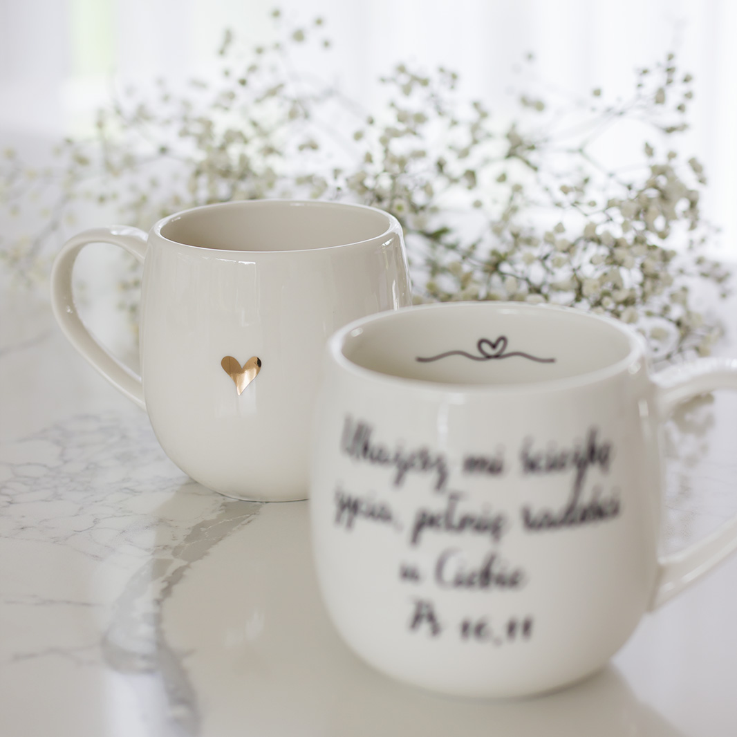 kubek-porcelanowy-z-napisem kubek porcelanowy ze złoceniem